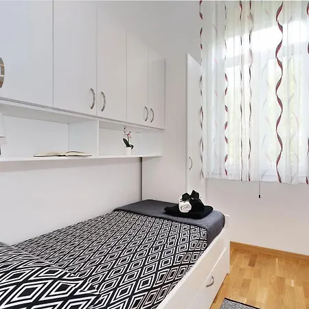 Апартаменты Spacious Zarita