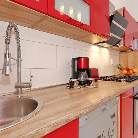 Апартаменты Spacious Zarita