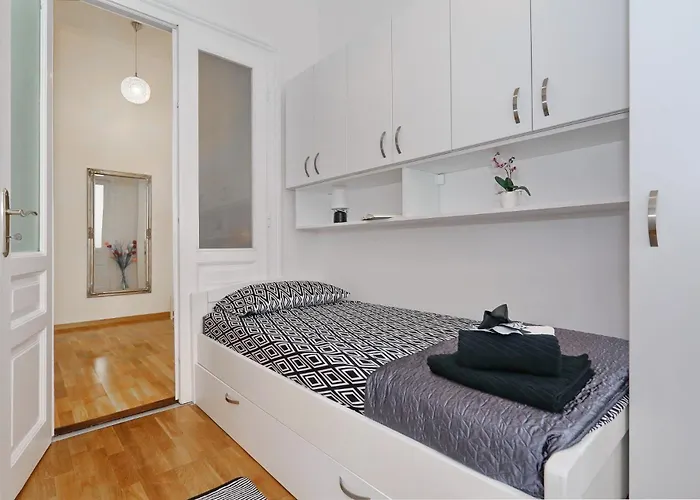 Spacious Zarita * זאדאר