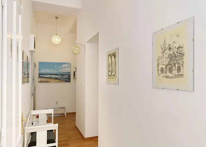 Spacious Zarita דירה זאדאר